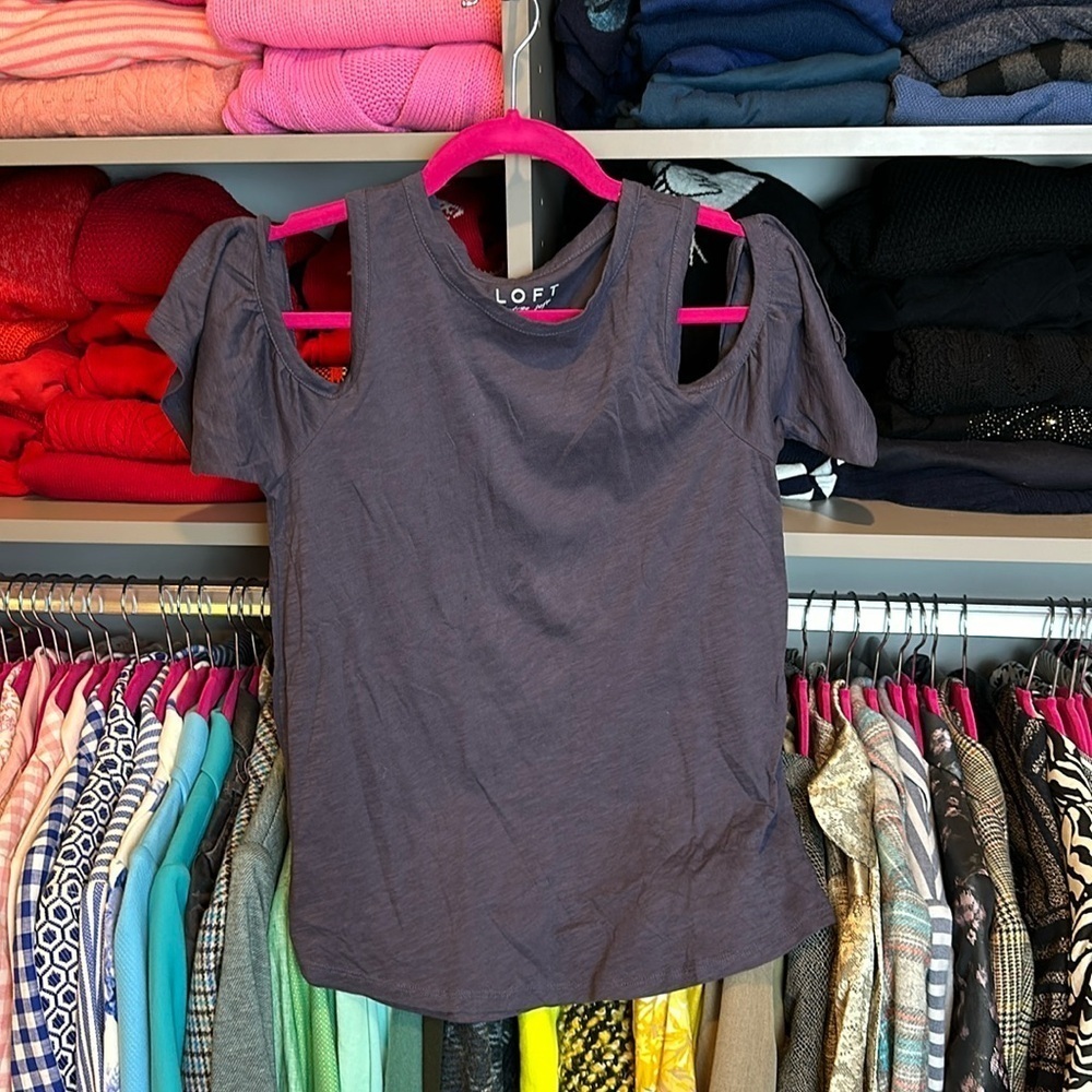 Loft gray cold shoulder with tie short sleeve top size XS NWT
